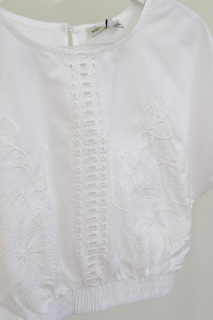 EYELET BALLOON CROP TOP
