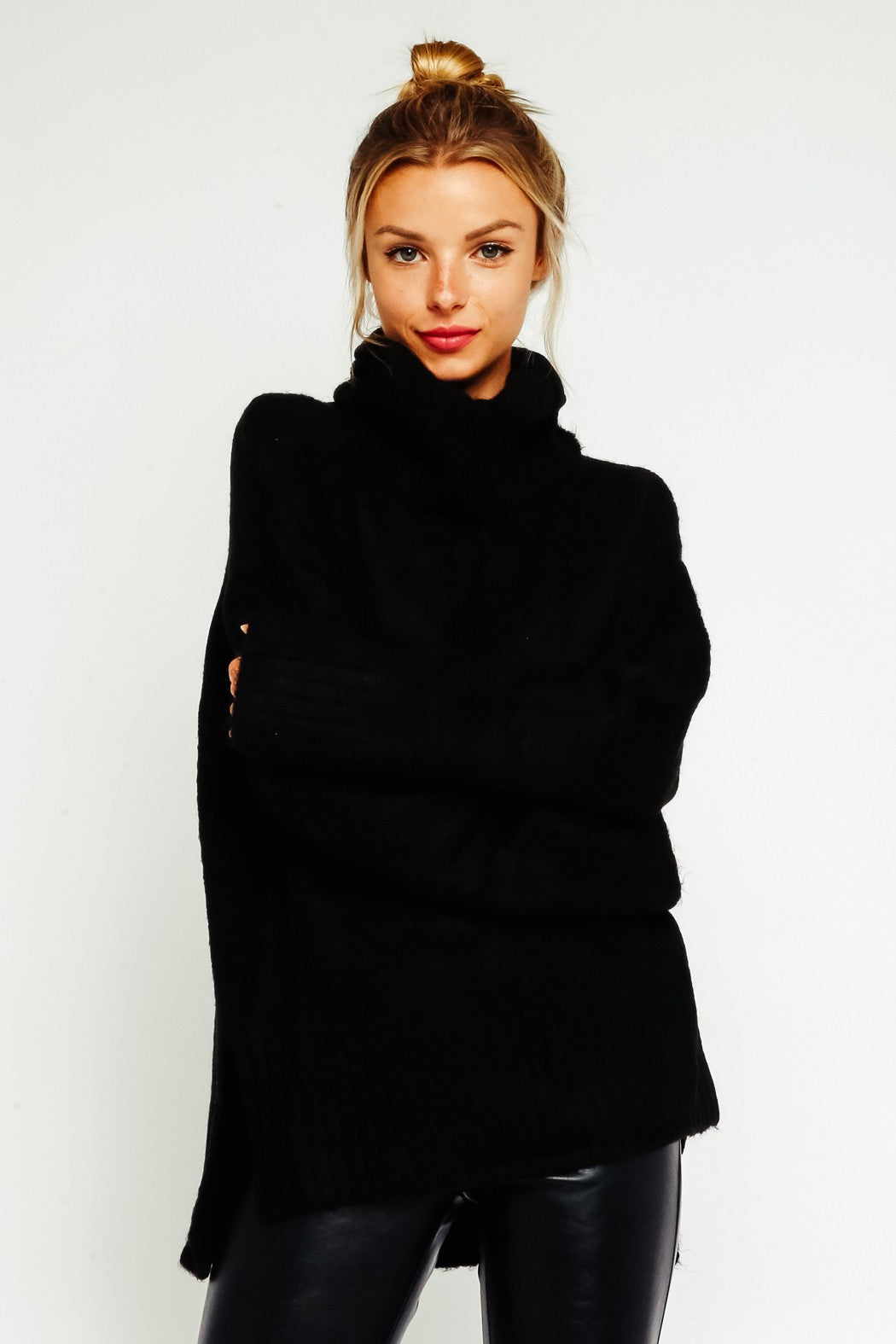 FINLEY TURTLENECK SWEATER