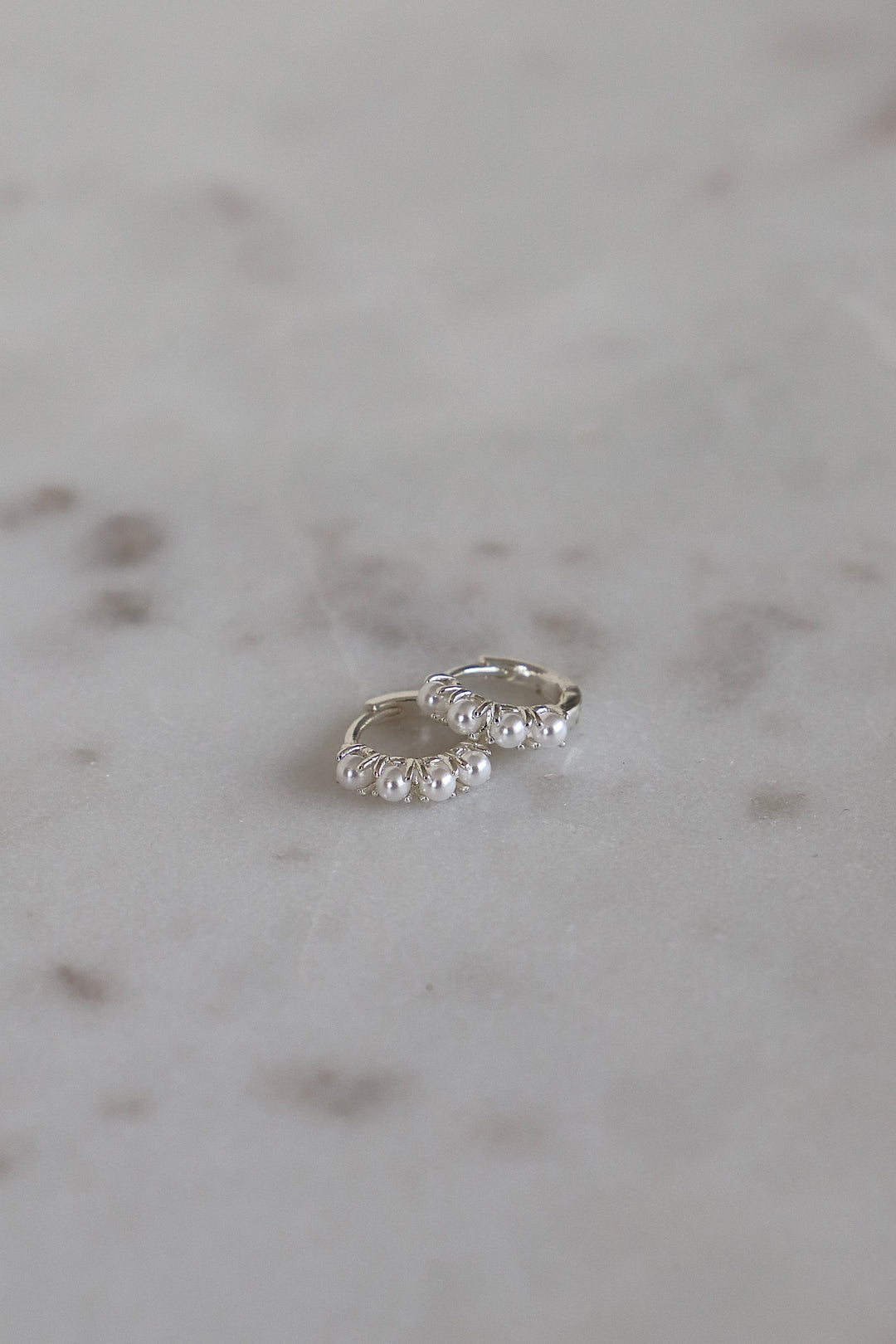 SILVER MINI PEARL HOOPS