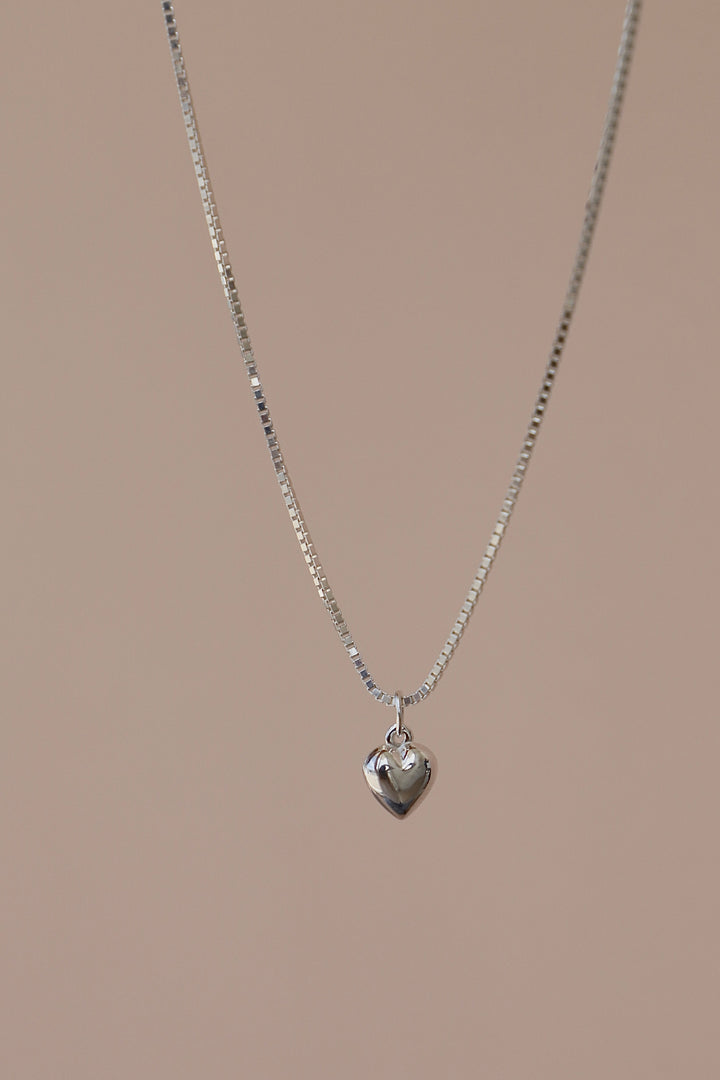 MINI SILVER PUFF HEART CHARM