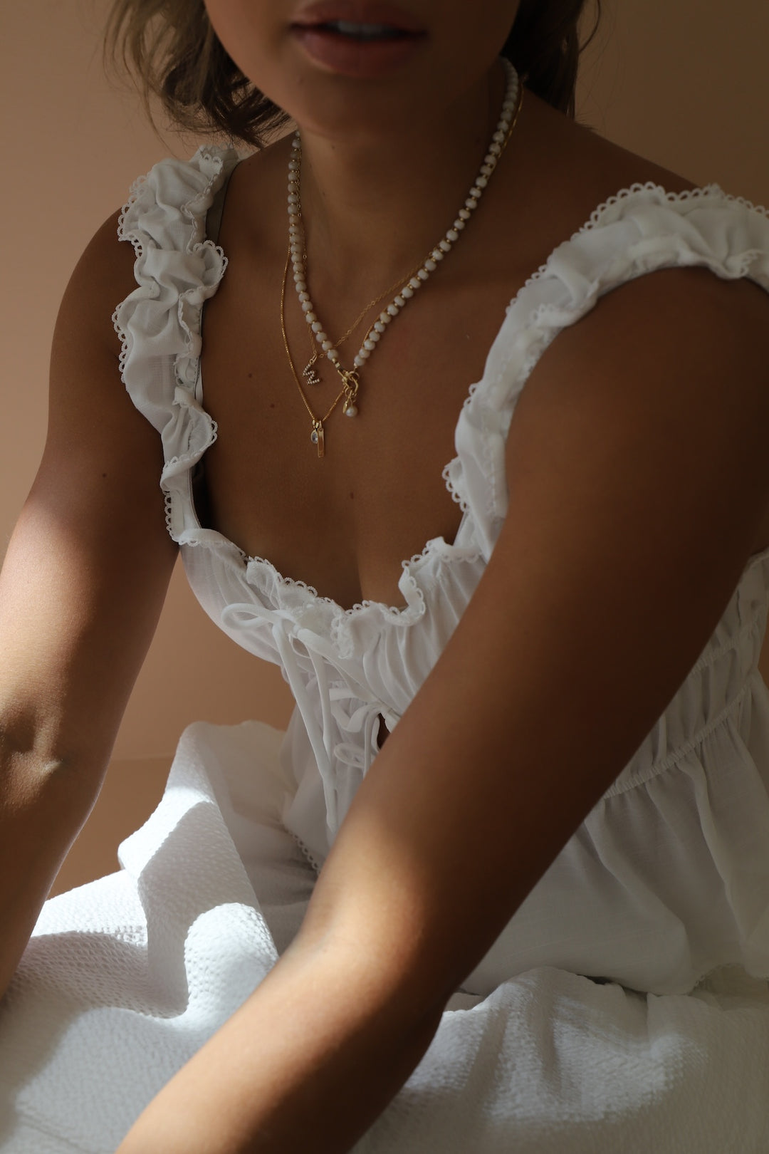 WHITE SILVERITE BEADED NECKLACE