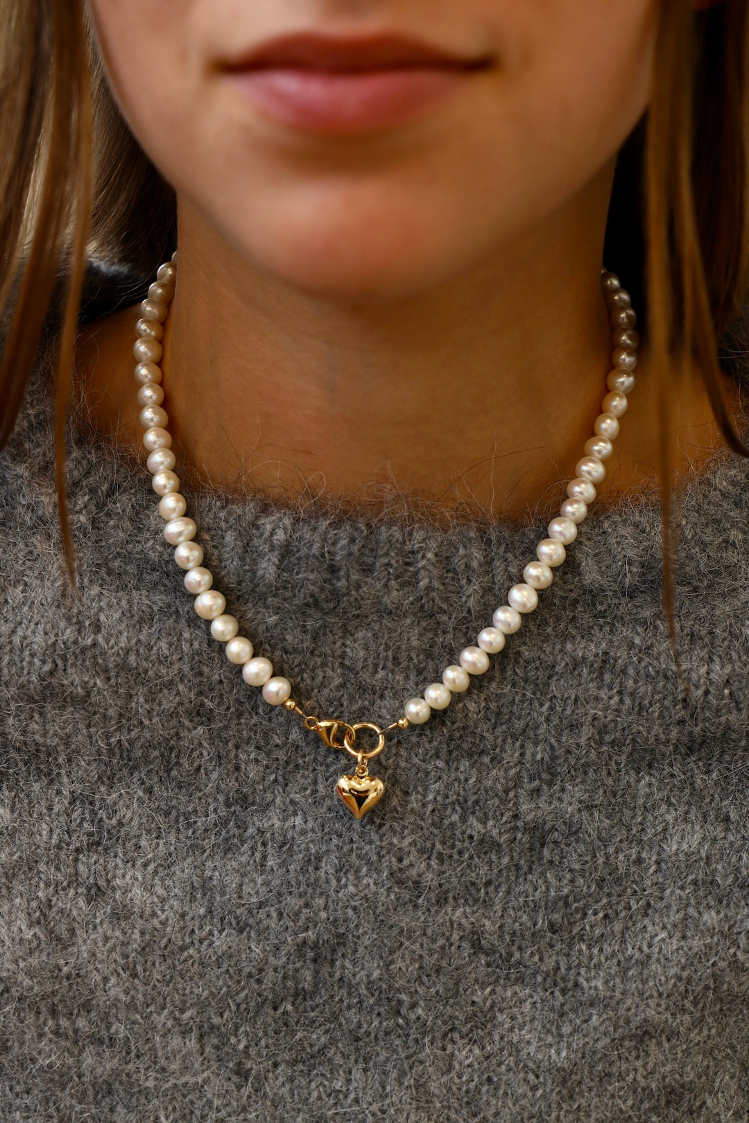 HEART AND FRESHWATER PEARL NECKLACE