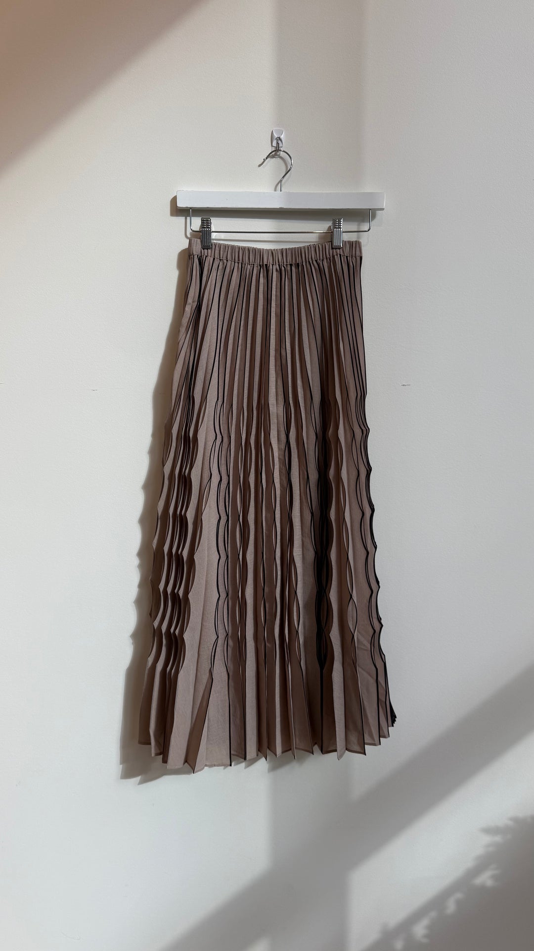 PLEATED MIDI SKIRT