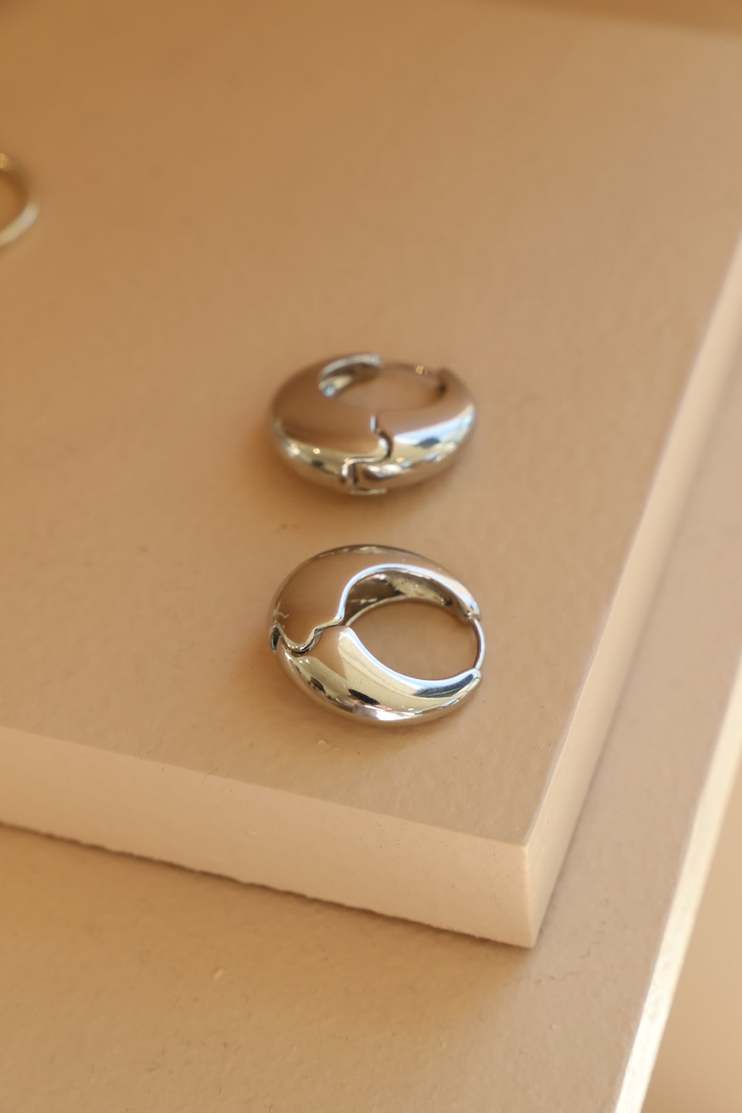 SILVER AMALFI CHUNKY HOOPS