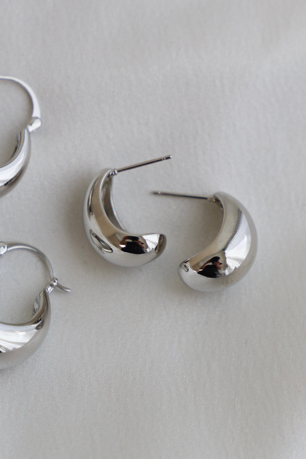 ピアス Numbering Wavy Teardrop Stud Earrings #5135 5BNY870 SILVER BONNIE CHUNKY TEARDROP STUDS – Katie Waltman Jewelry