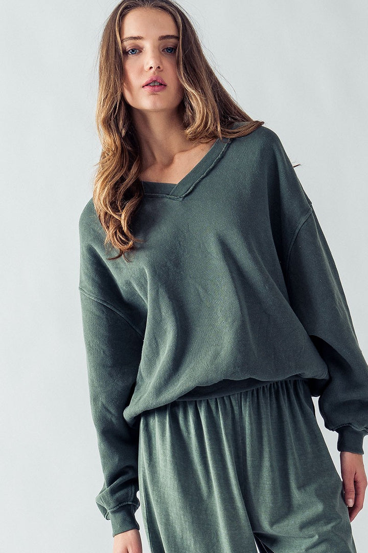 RHEA V-NECK SWEATSHIRT