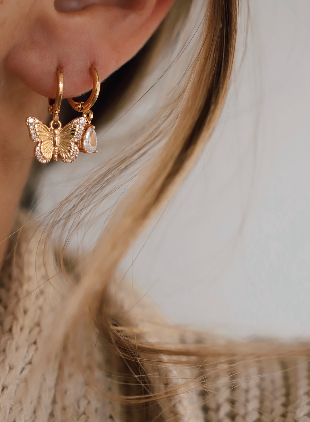 BUTTERFLY HUGGIE HOOP EARRINGS