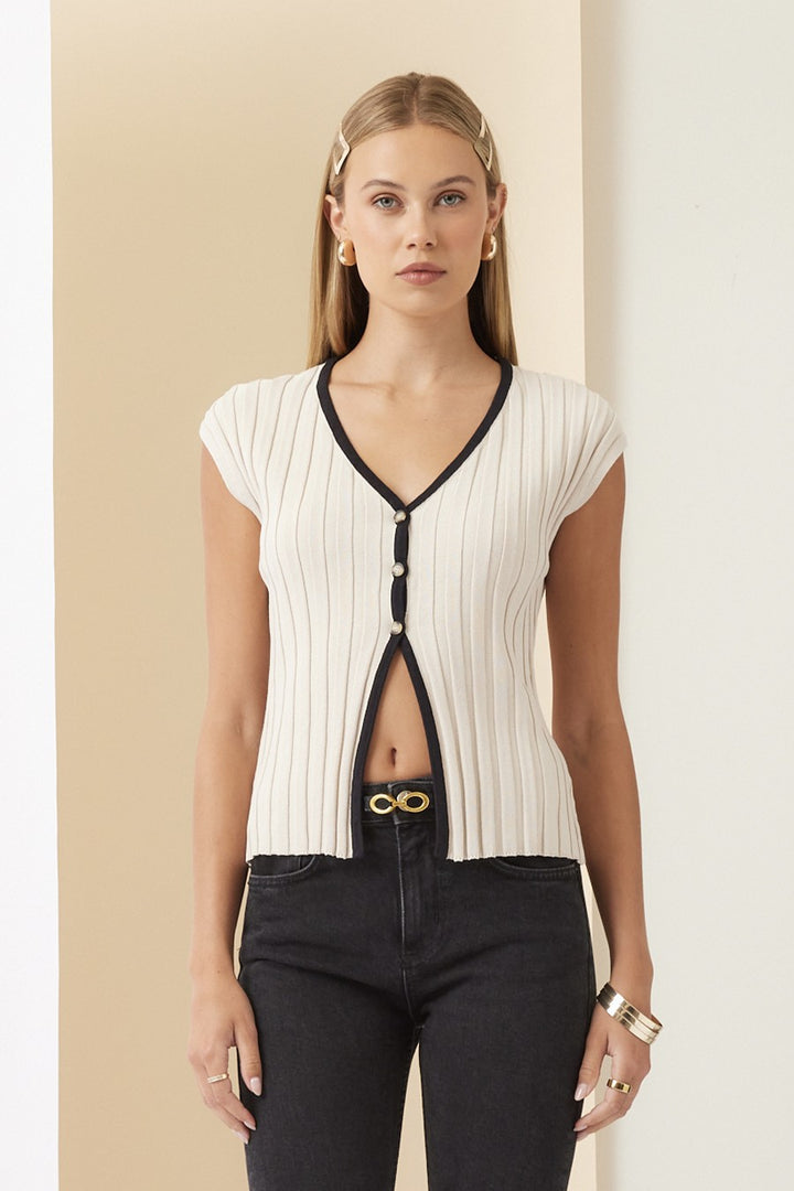 CLARISSA CONTRAST TOP