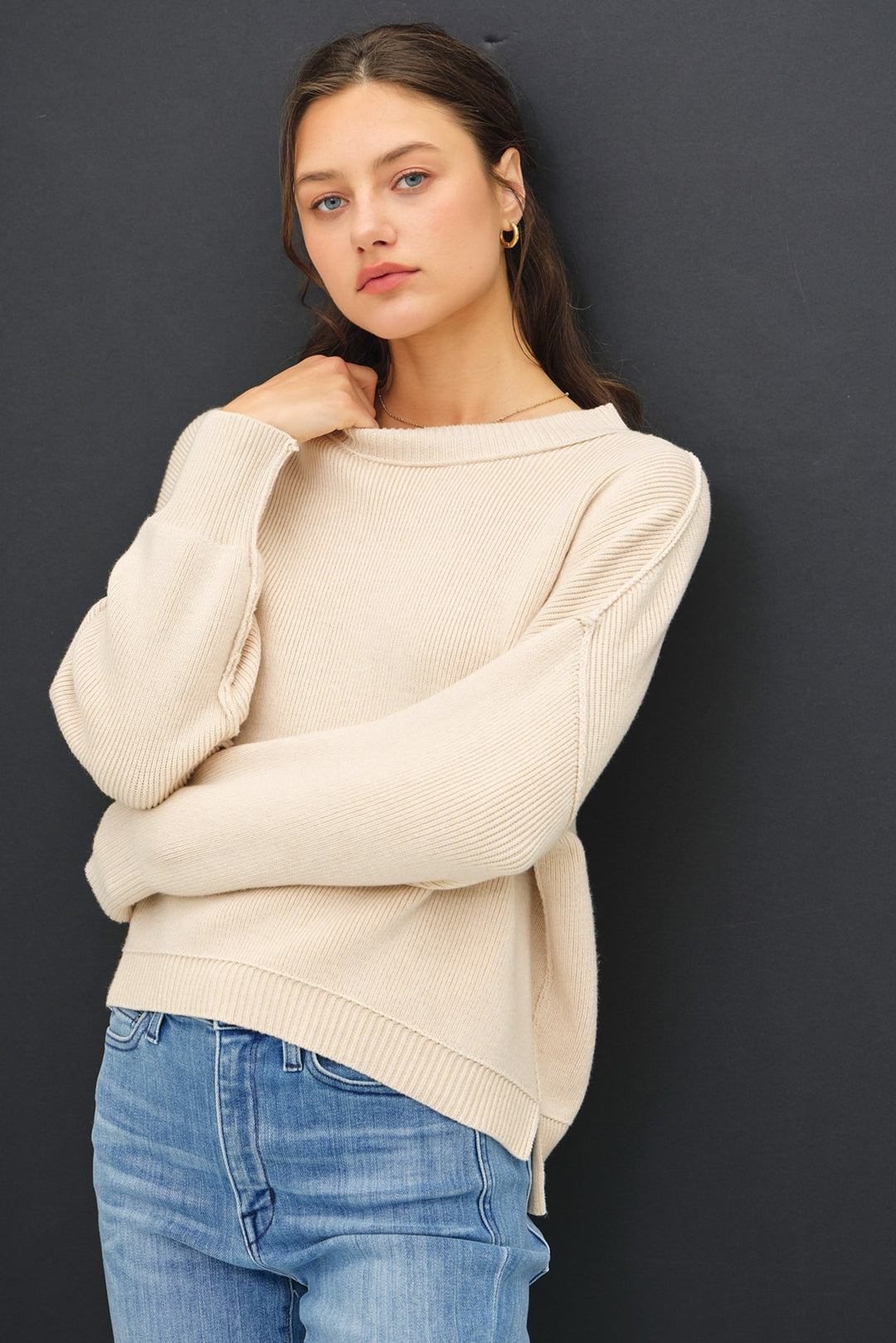 RIBBED KNIT SWEATER