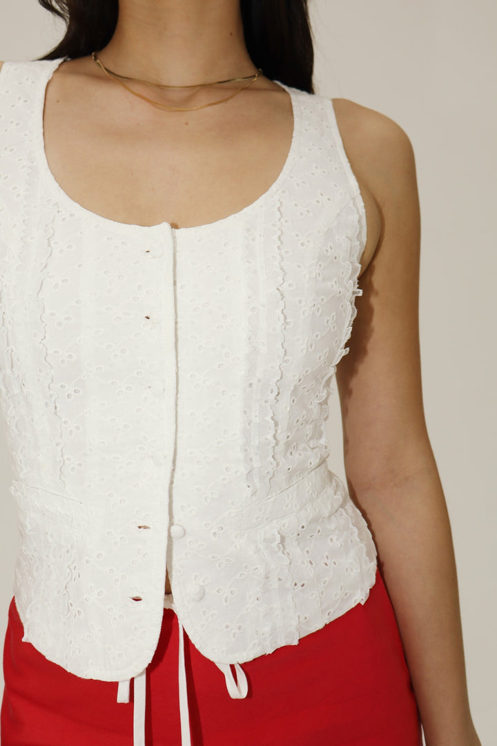 EYELET TOP