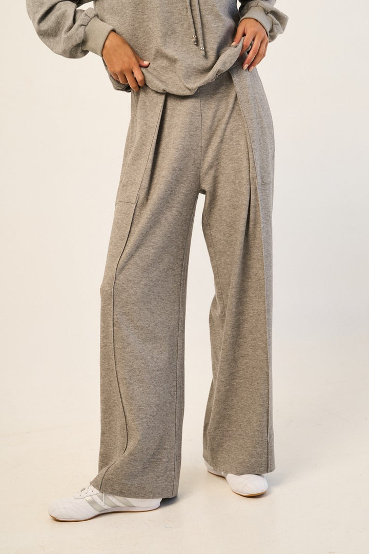 PLEAT FRONT SWEATPANTS