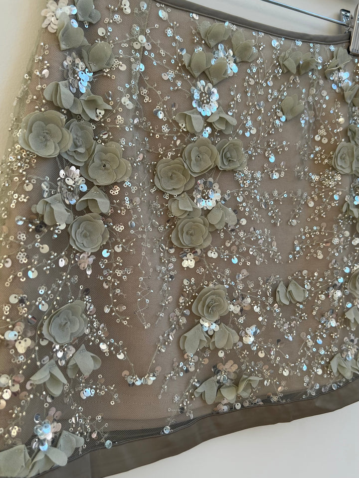 OLIVE APPLIQUÉ MINI SKIRT