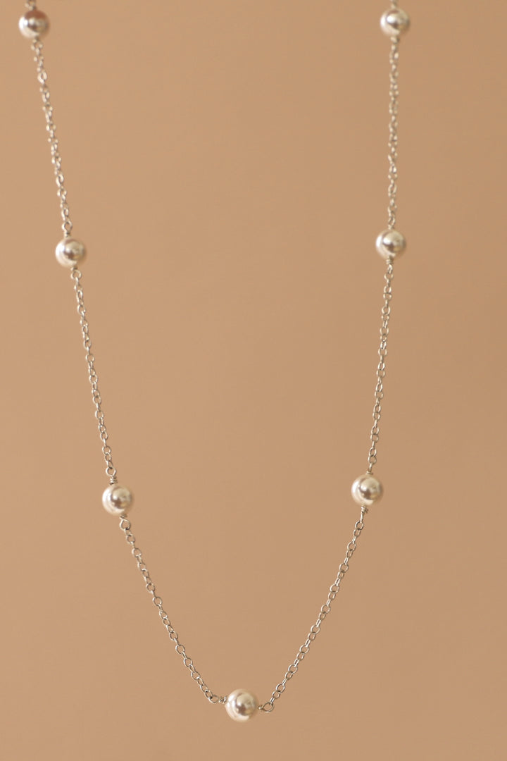 SILVER PEARL STATION NECKLACE