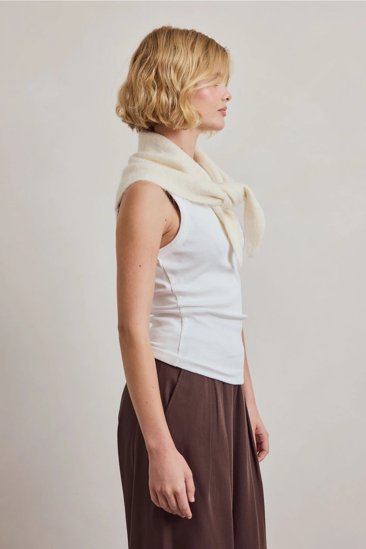 ALPACA TRIANGLE SCARF