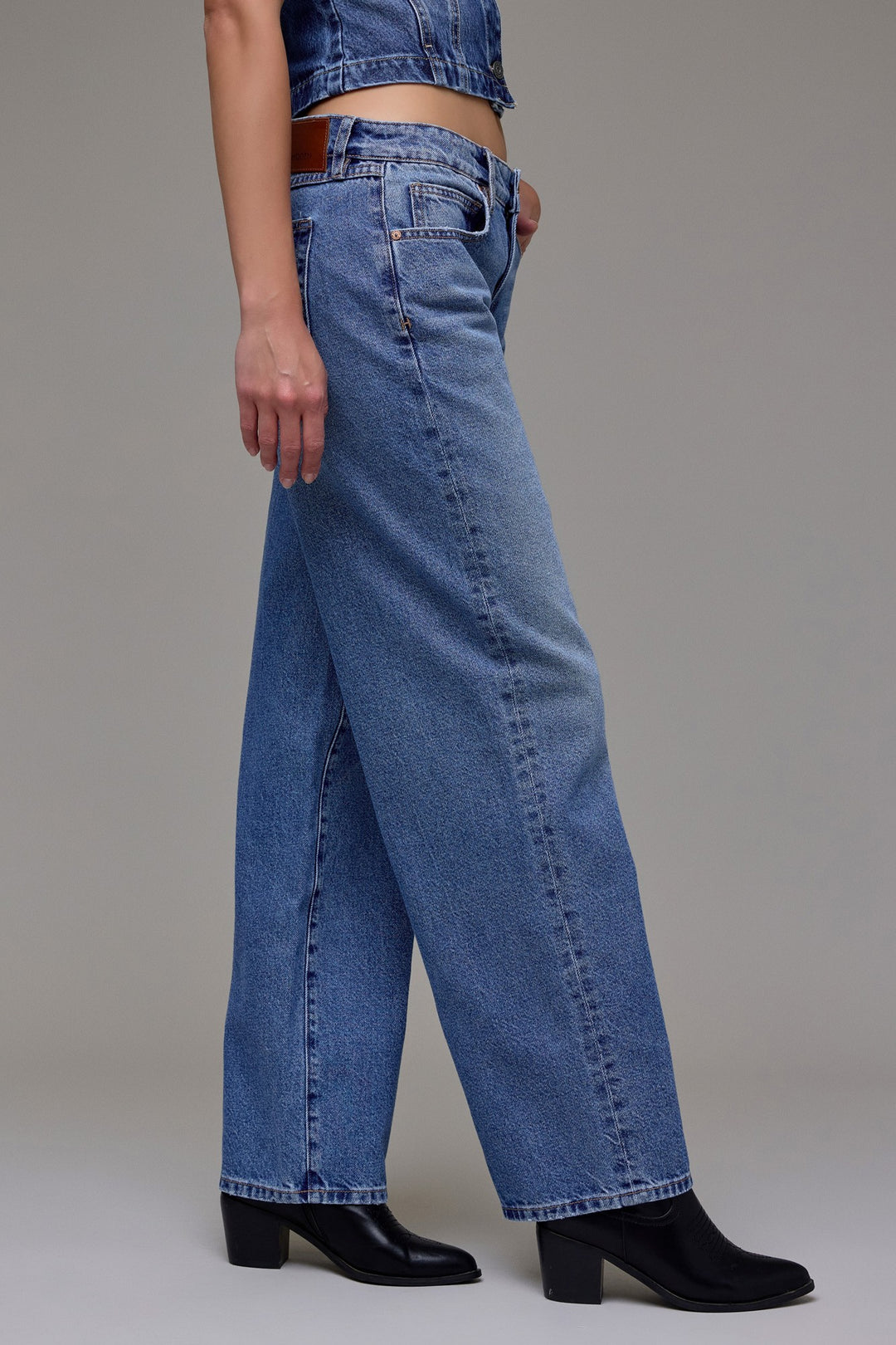 ALYX BAGGY JEAN- MEDIUM WASH