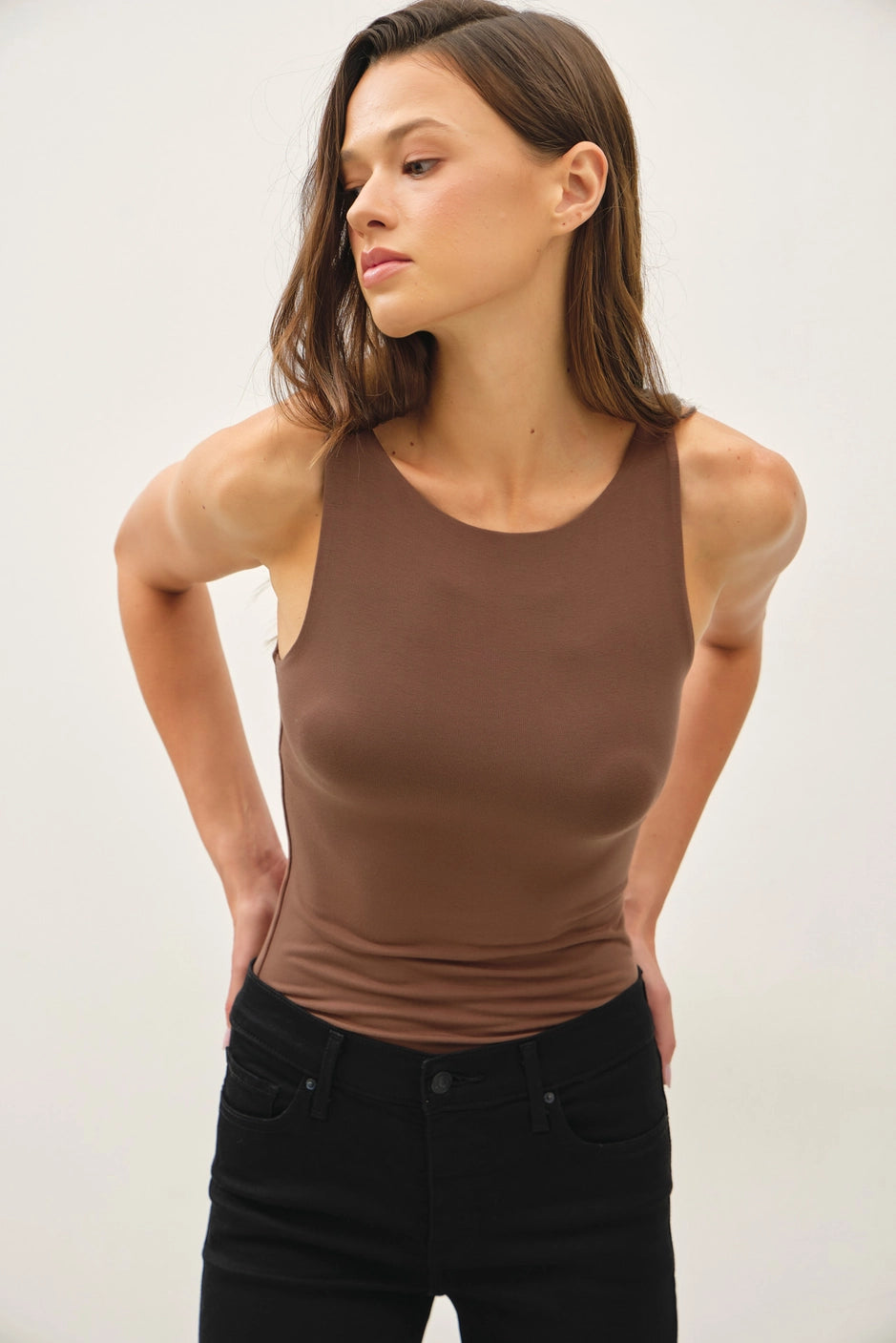 SOFTY BOAT NECK TANK - BROWN