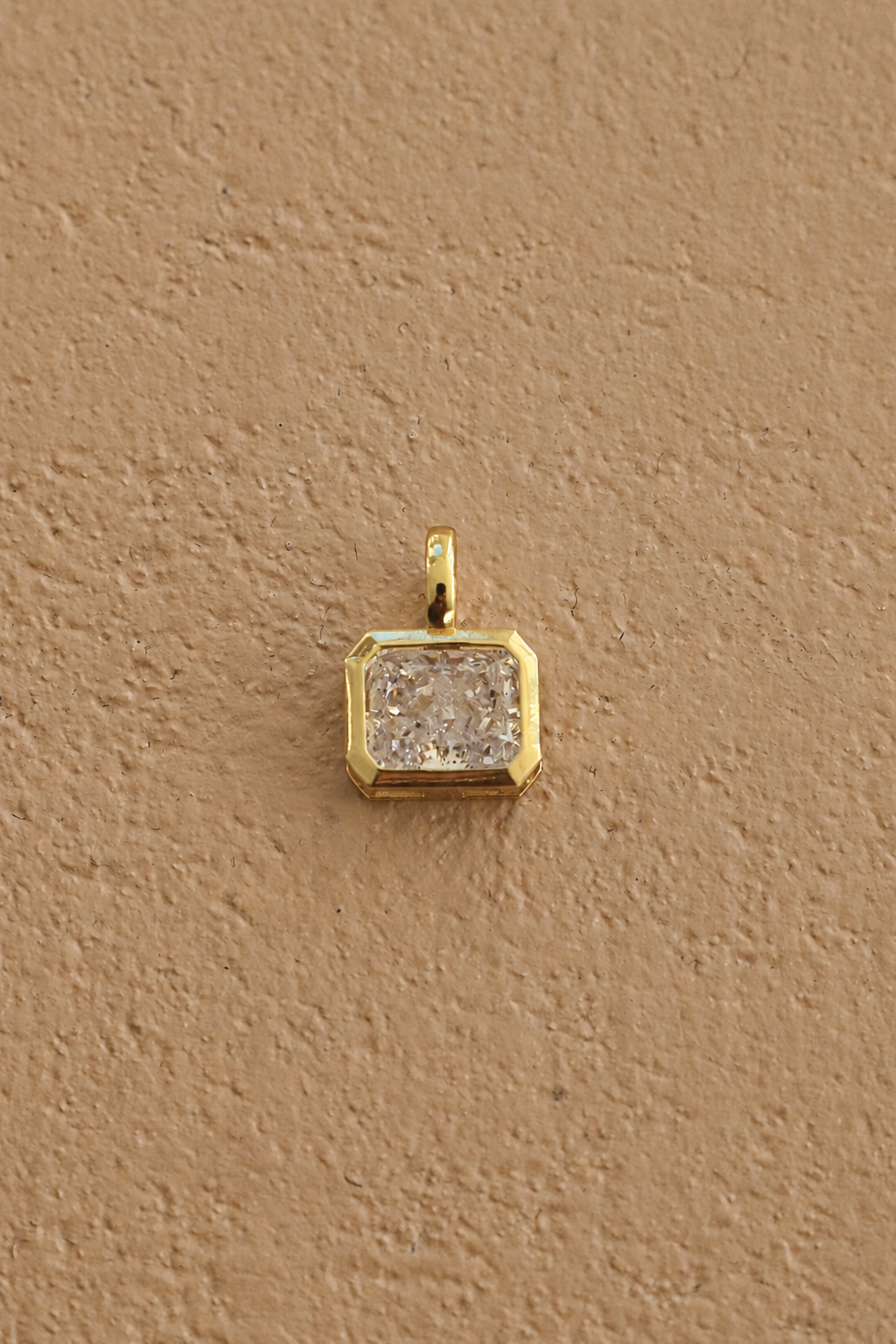 CLAIRE EAST TO WEST RECTANGLE PENDANT
