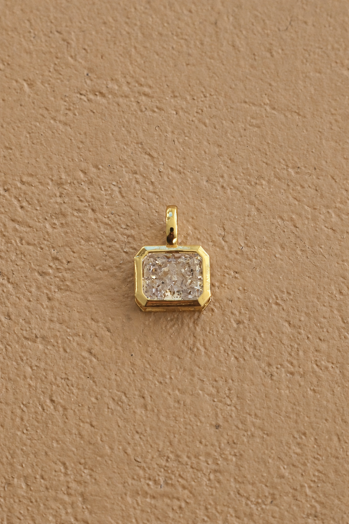 CLAIRE EAST TO WEST RECTANGLE PENDANT