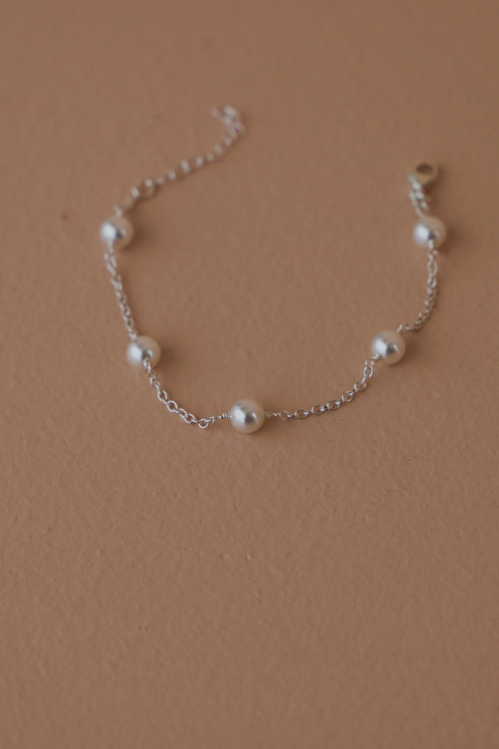 SILVER PEARL STATION BRACELET