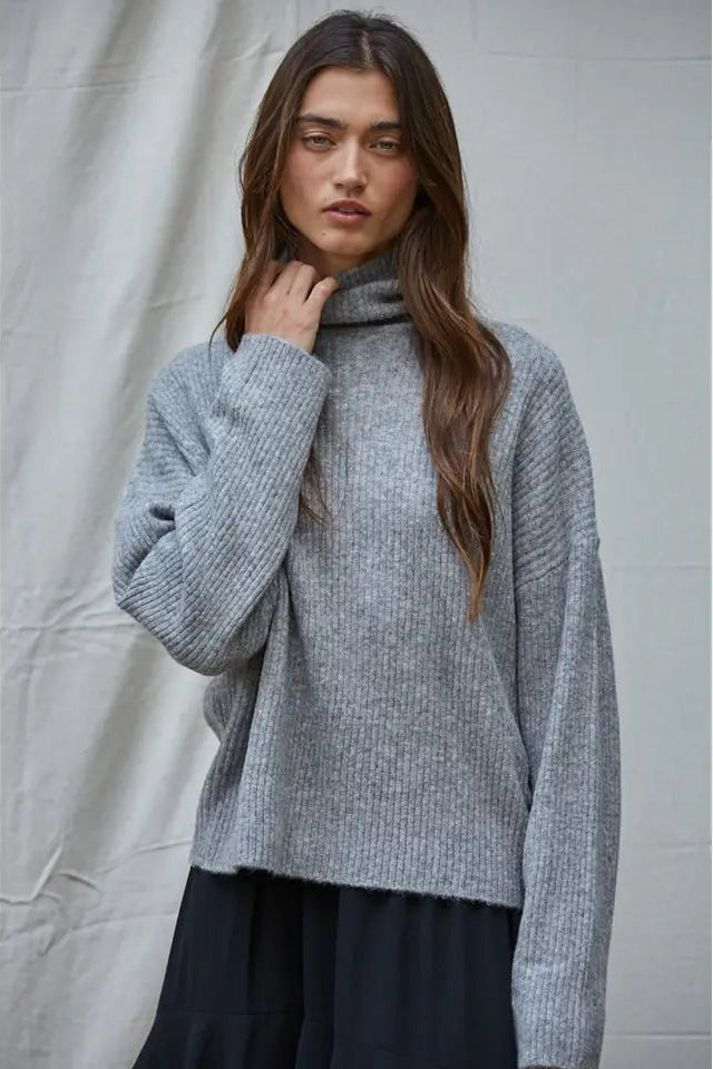 DROP SHOULDER TURTLENECK