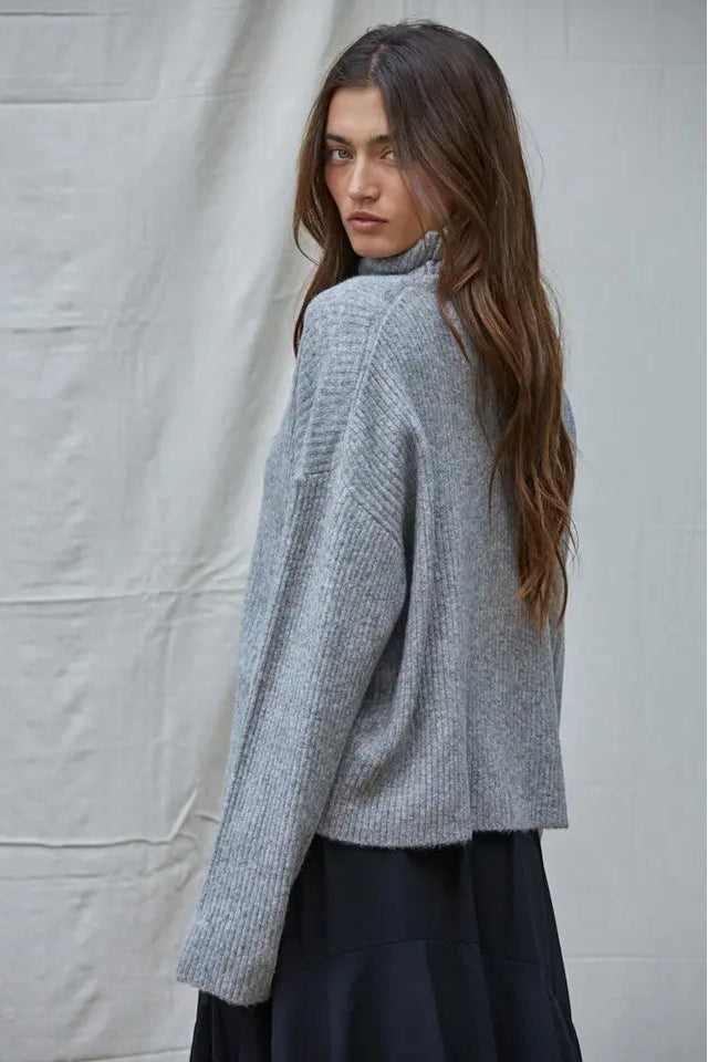 DROP SHOULDER TURTLENECK