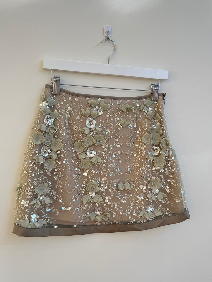 OLIVE APPLIQUÉ MINI SKIRT