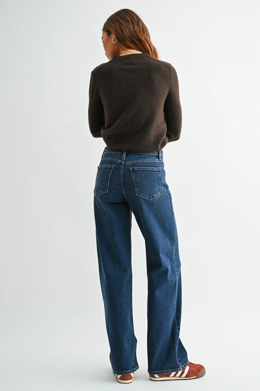 DETAIL WAIST STRAIGHT LEG JEAN