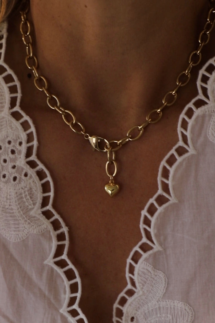 AMOUR LINK CHAIN NECKLACE