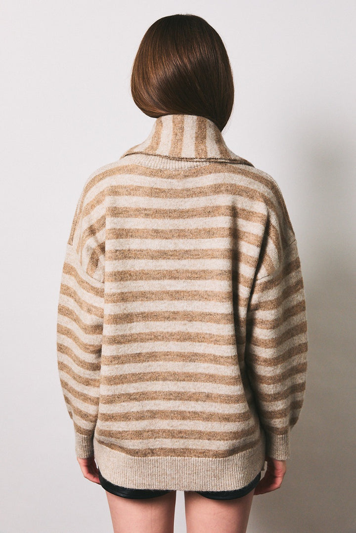 GEORGE SWEATER AND SCARF