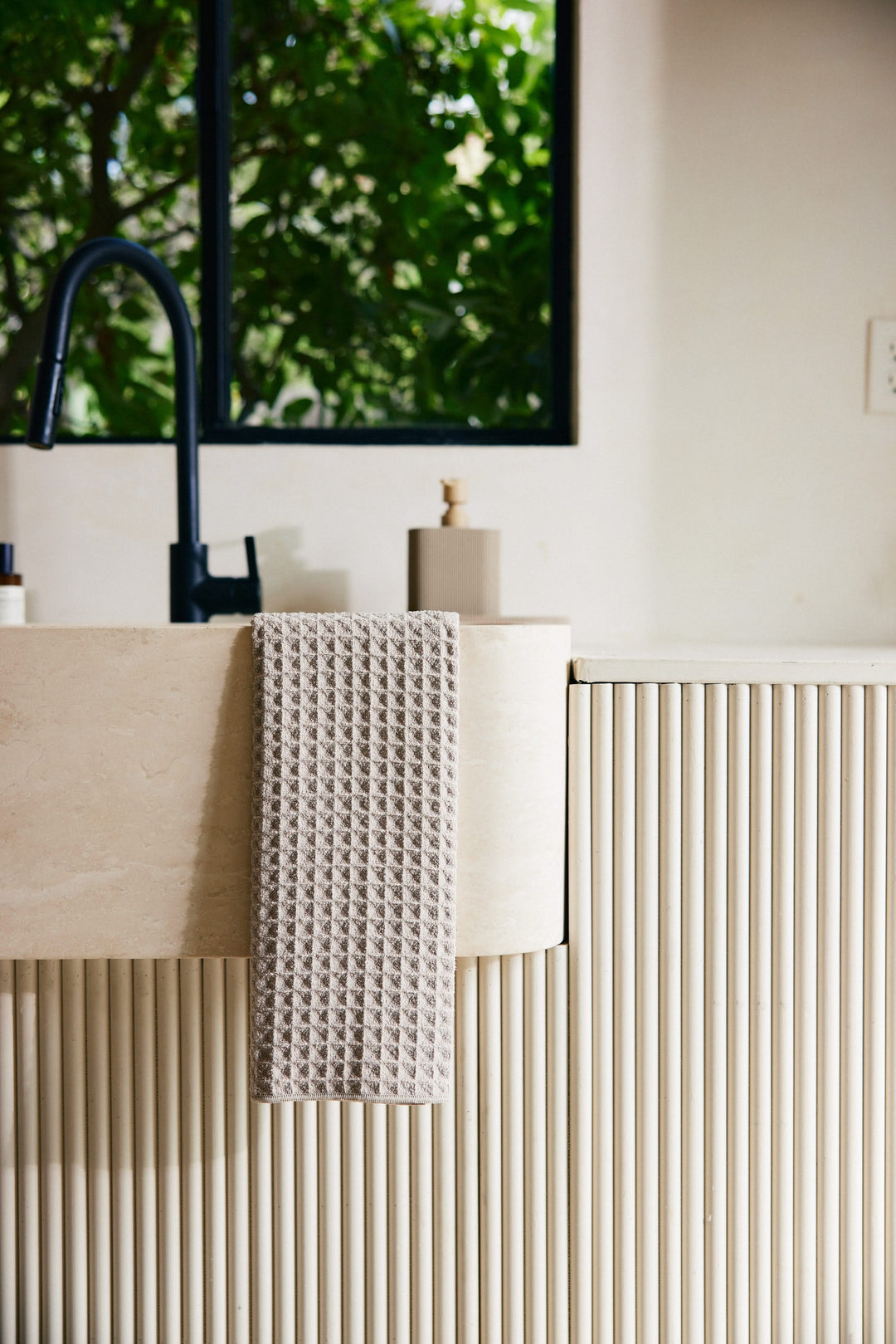 WAFFLE HAND TOWEL - TAUPE