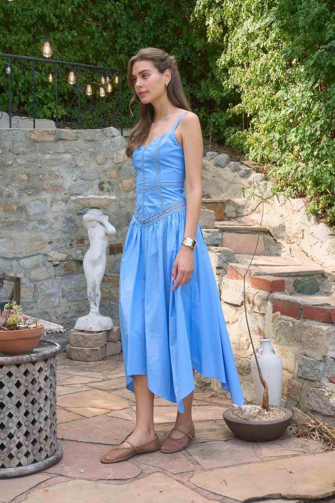 HANKERCHIEF HEM MIDI DRESS Blue / M HANKERCHIEF HEM MIDI DRESS Blue / M