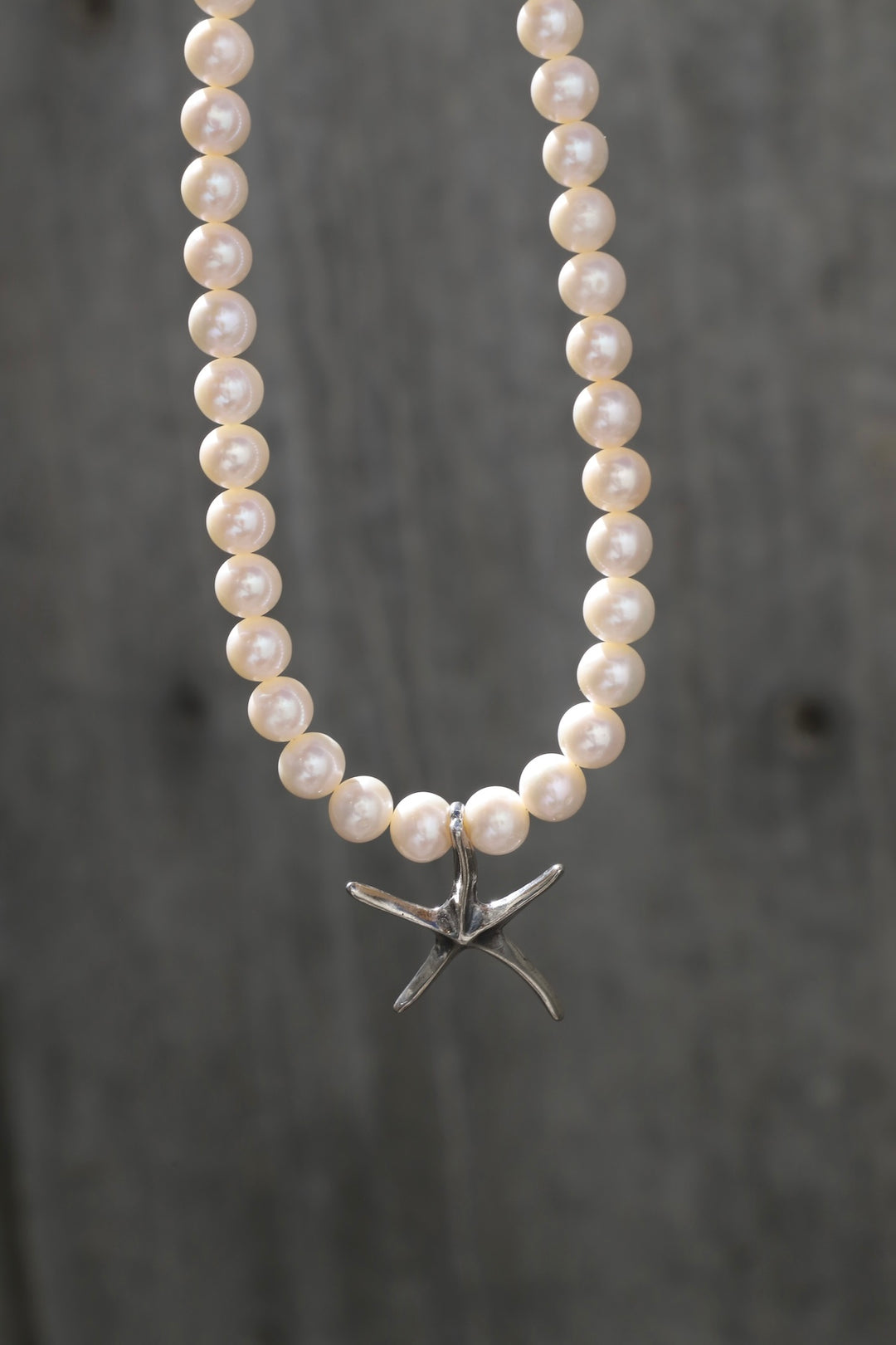 SAINT LUCIA PEARL NECKLACE