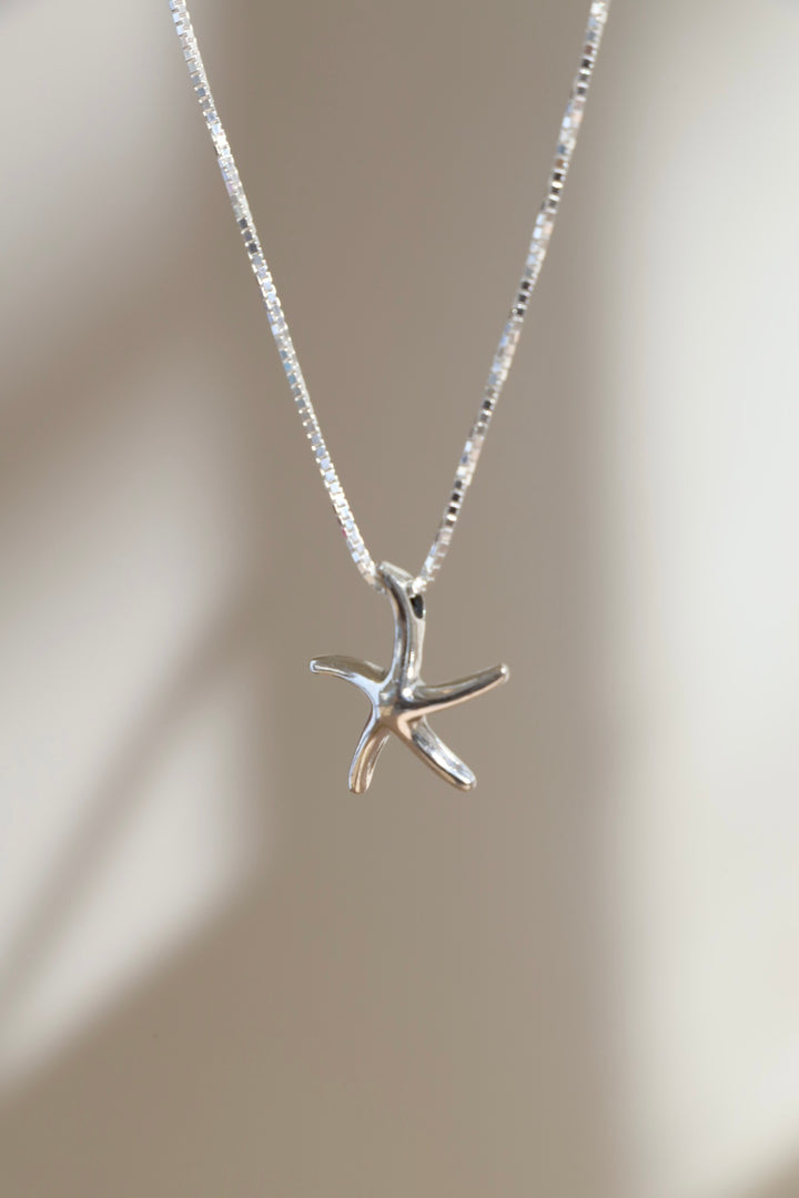 SEASTAR CHARM NECKLACE