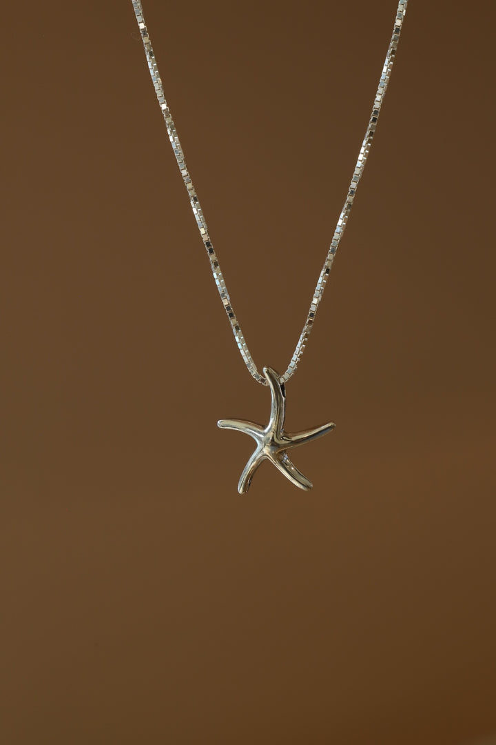SEASTAR CHARM NECKLACE