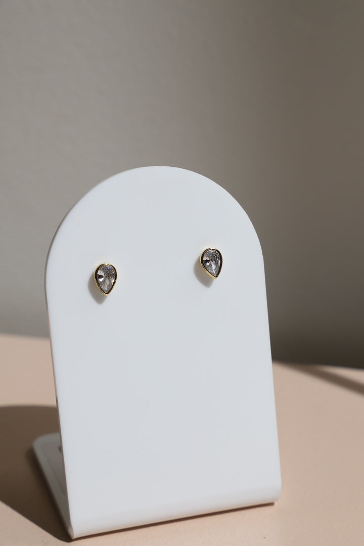 GOLDIE PEAR STUDS