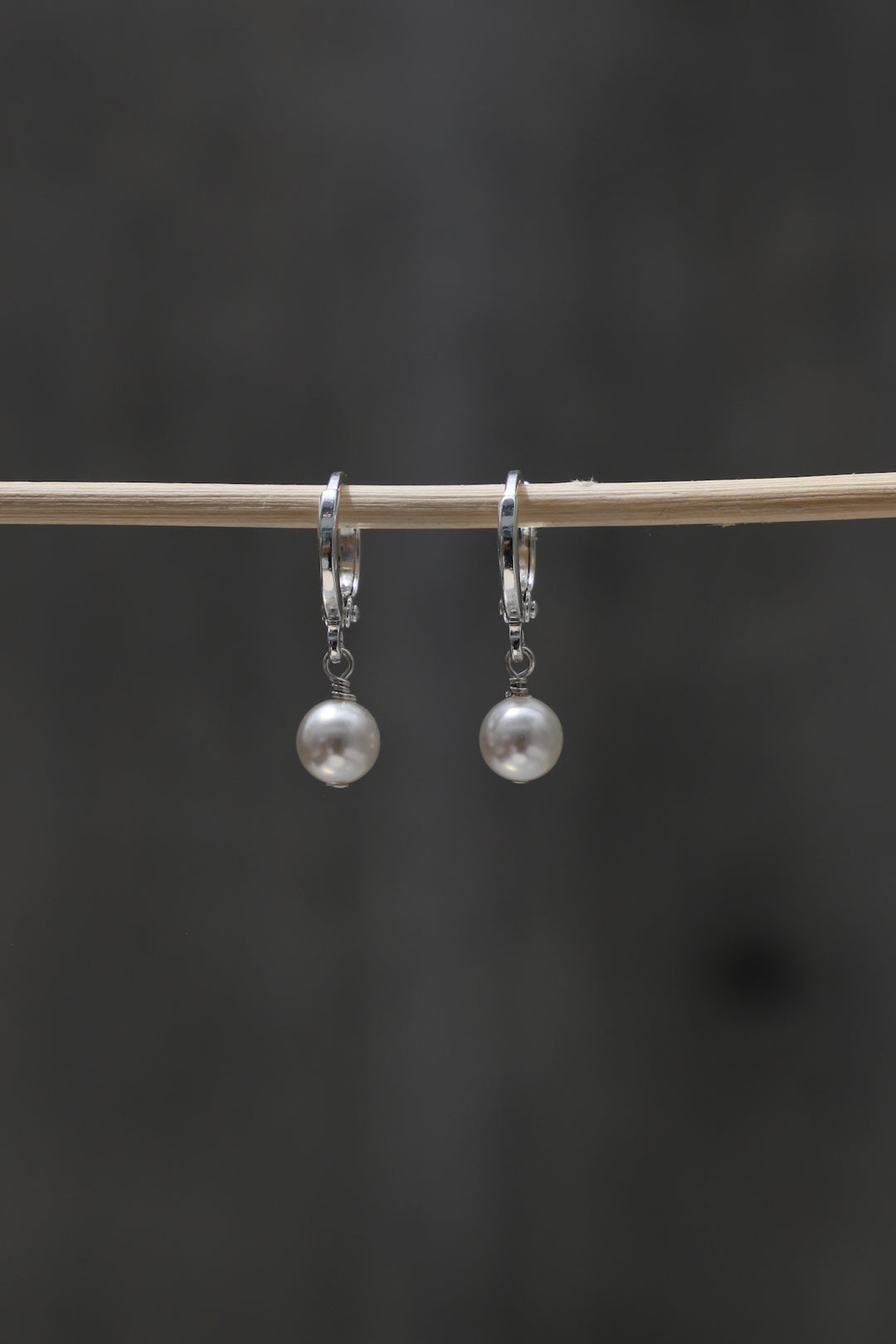MINI PEARL DROP HUGGIES