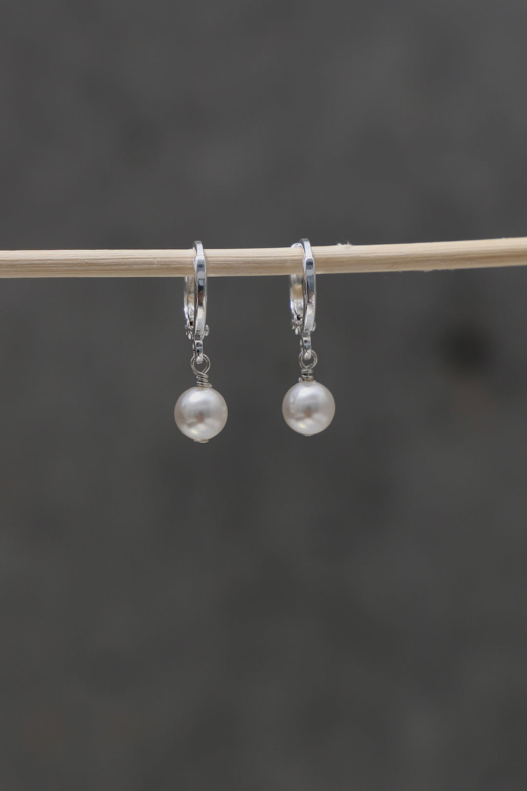 MINI PEARL DROP HUGGIES