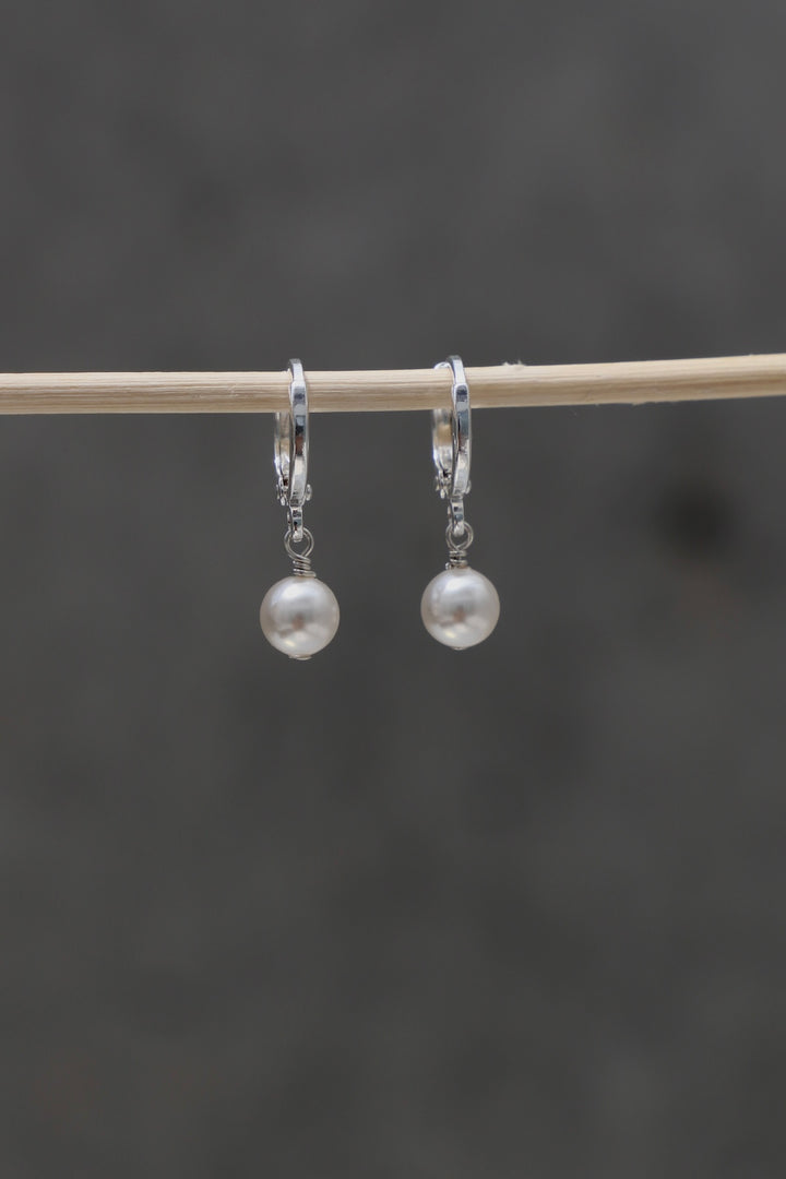 MINI PEARL DROP HUGGIES
