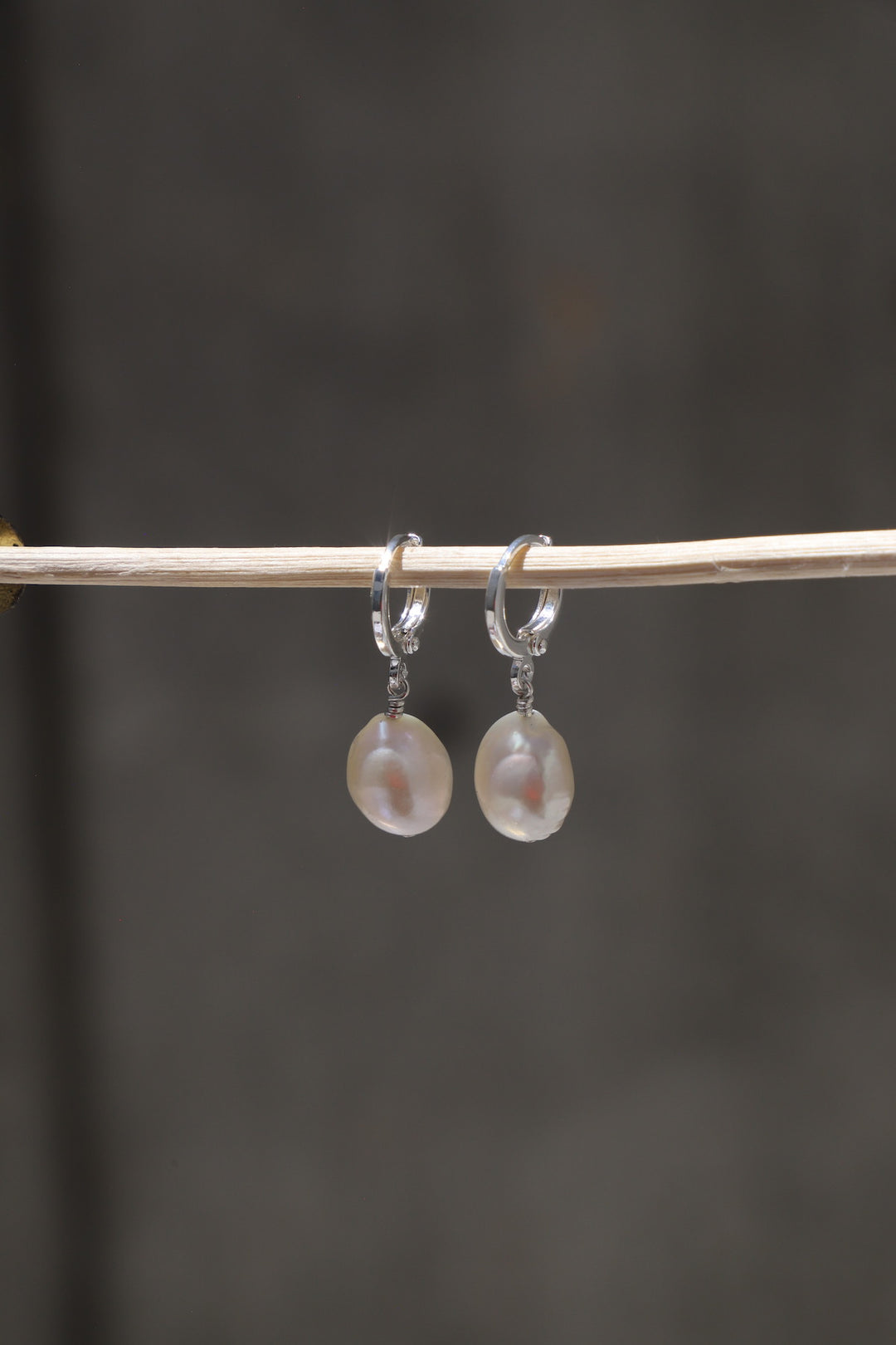 THE ORGANIC PEARL HUGGIES- Silver