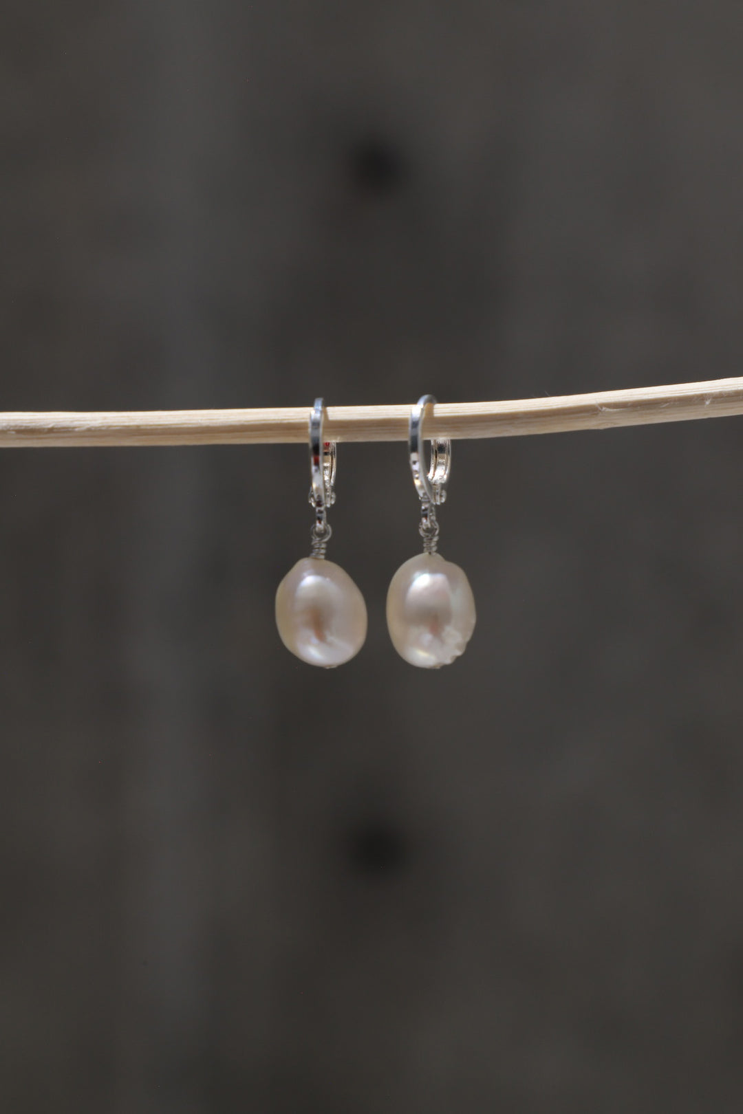 THE ORGANIC PEARL HUGGIES- Silver