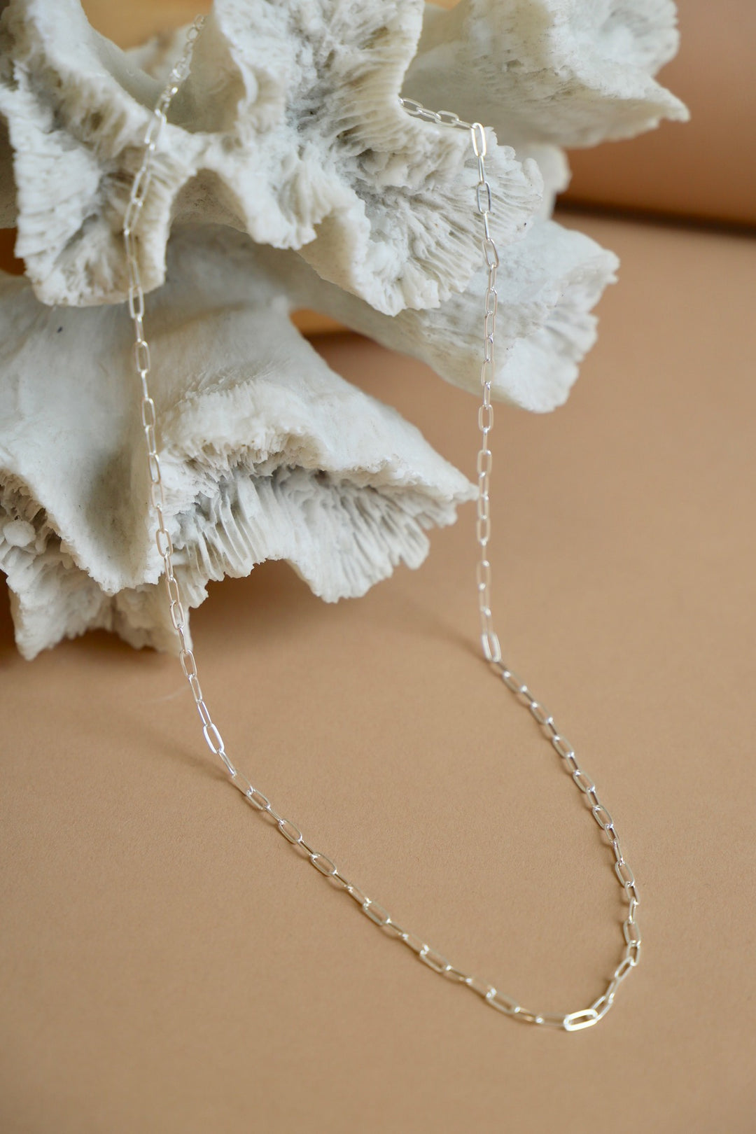 DELICATE LAYERING PAPERCLIP CHAIN