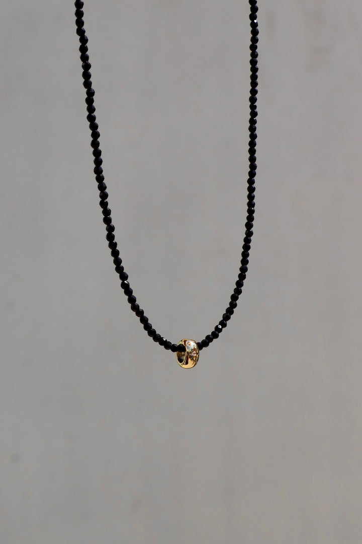 MIDNIGHT HALO NECKLACE