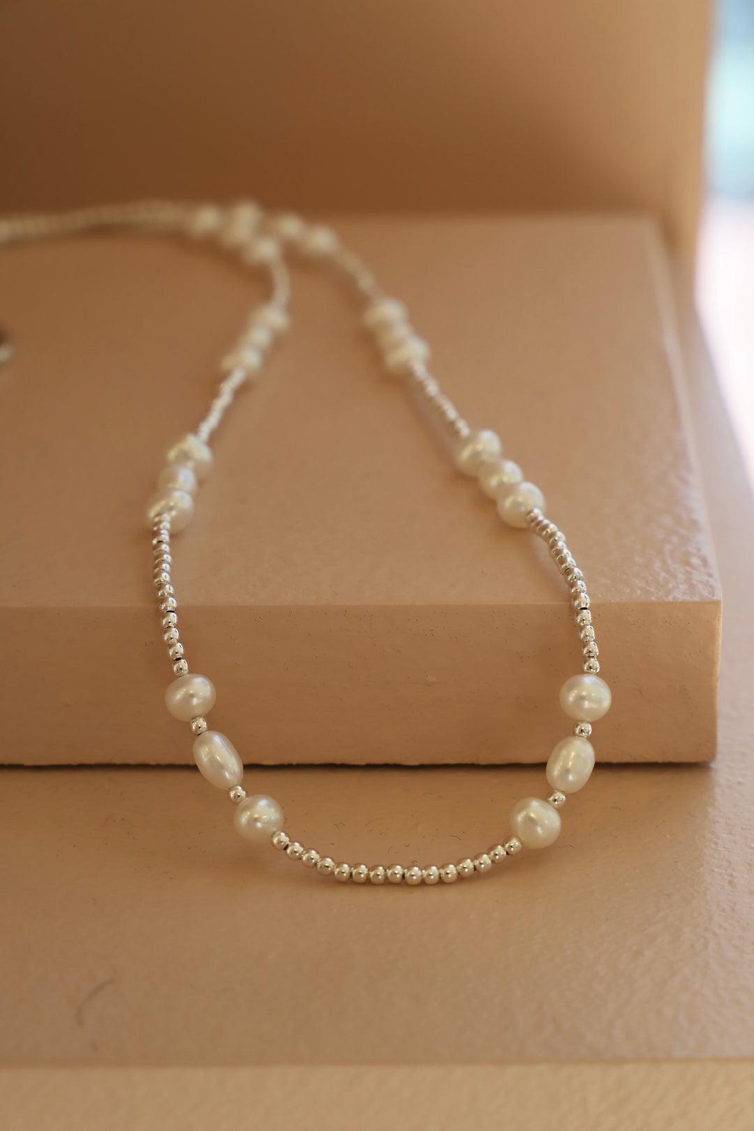 BEACHCOMBER PEARL NECKLACE- SILVER