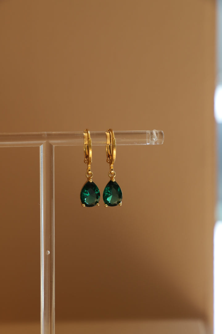 EMERALD TEARDROP HUGGIES