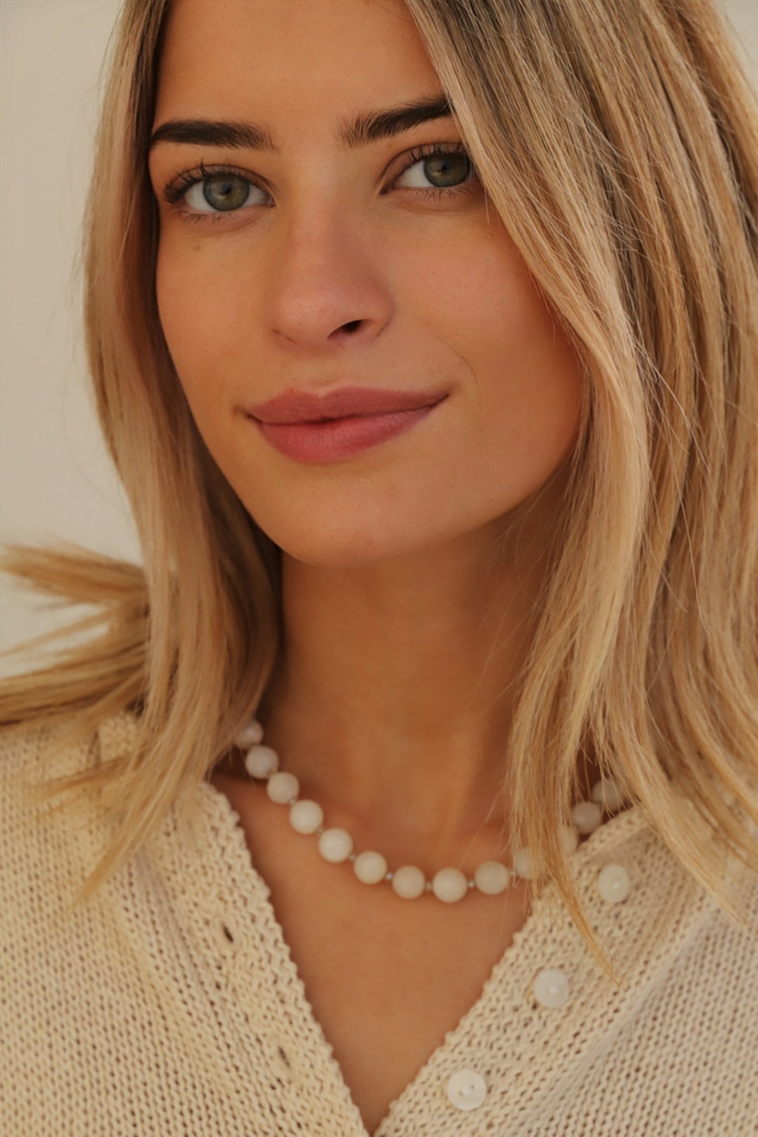 MOONSTONE BEADED NECKLACE