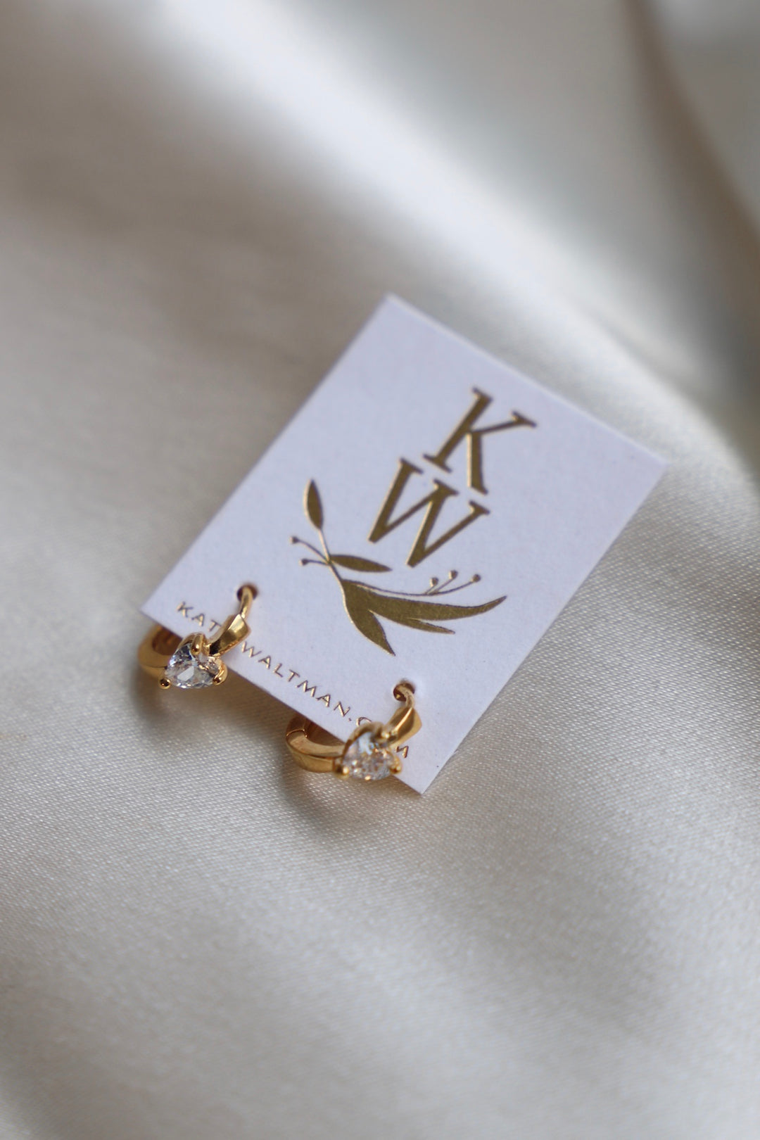 NORA CZ HEART HUGGIES