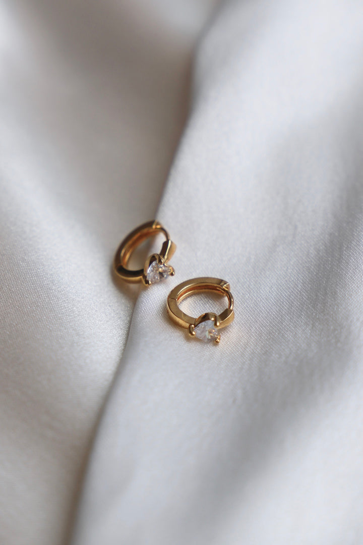 NORA CZ HEART HUGGIES