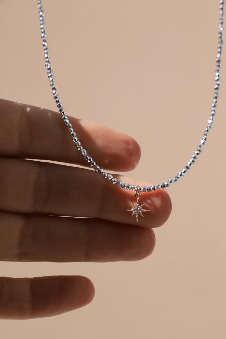 GLIMMER STAR NECKLACE