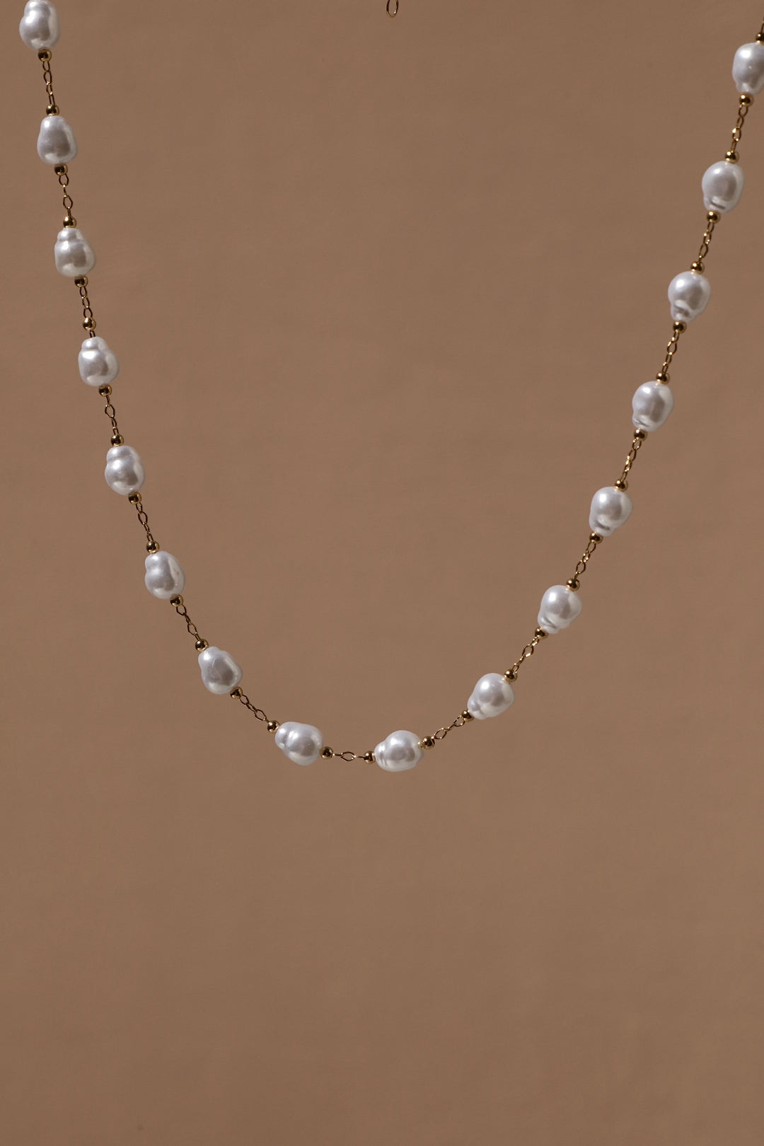 PENELOPE PEARL STATION CHAIN