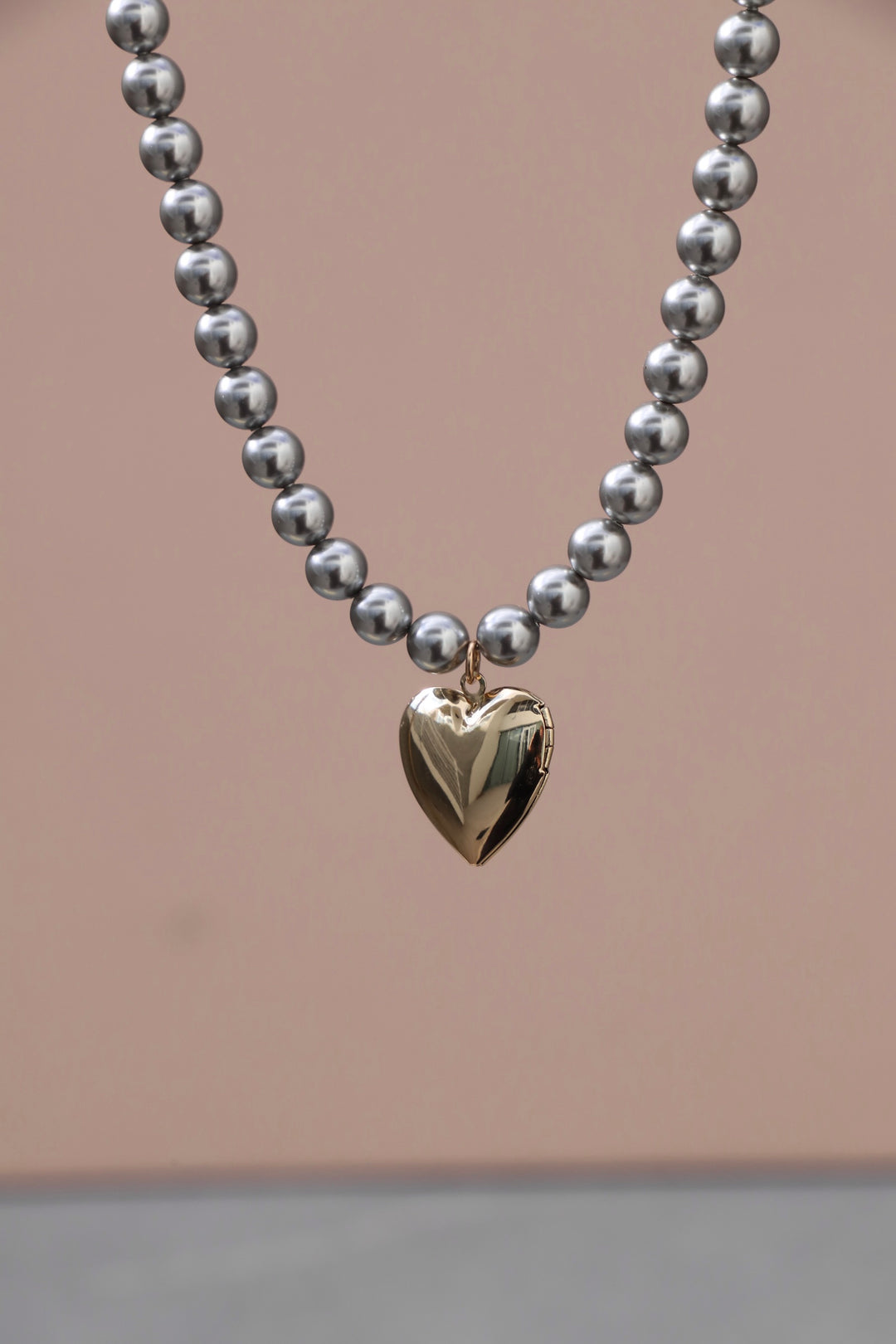 MOR HEART LOCKET AND SWAROVSKI PEARL NECKLACE